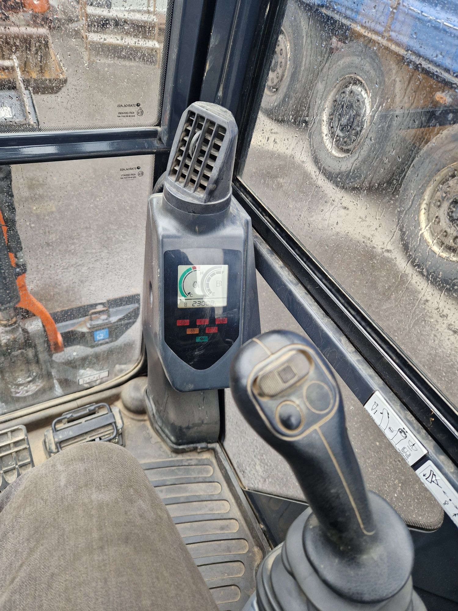 Minikoparka hitachi zaxis  19, 2022r.