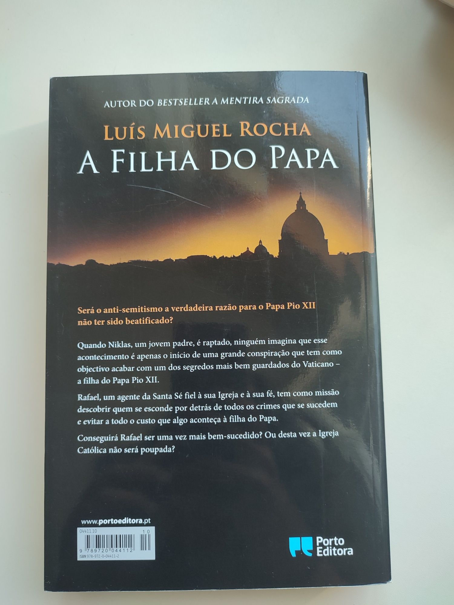 A Filha do Papa de Luís Miguel Rocha