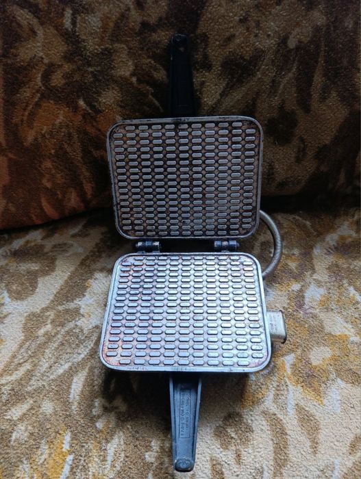 Електровафельниця для трубочок