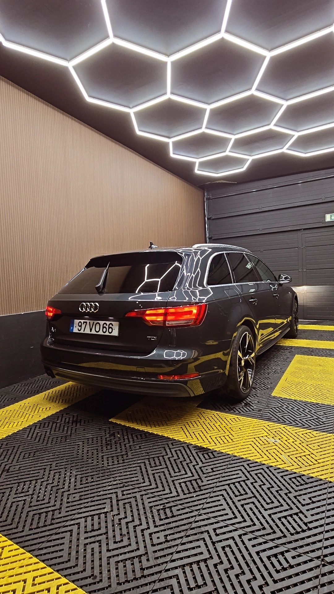 Audi a4 s line 190cv