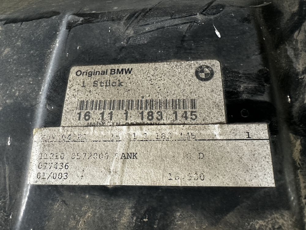 Бак bmw e38 в хорошому стані