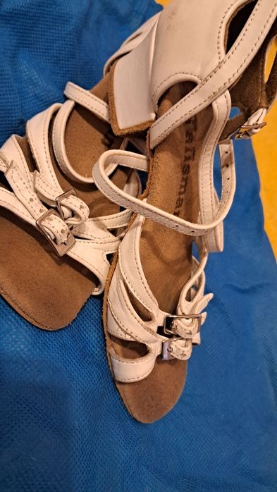 Танцювальні туфлі