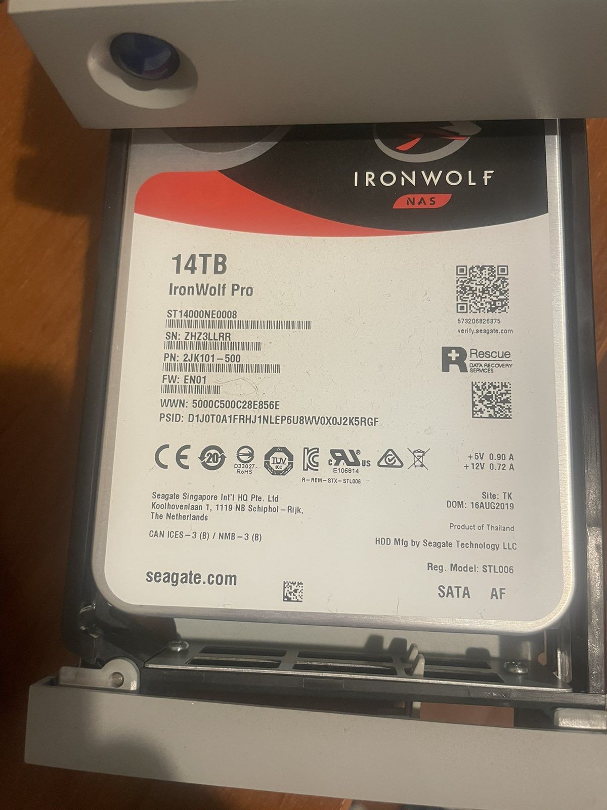 ПРОДАМ 28TB  Lacie 2Big Dock 28Tb V2 Thunderbolt  3 + USB 3.1