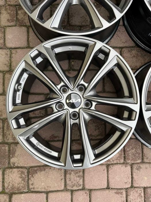 Alufelgi Kia 5x114,3 18 CZUJNIKI Ceed Proceed Optima Sportage SZARE