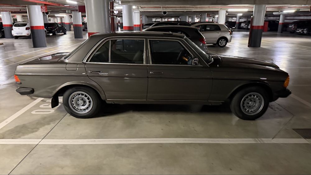Mercedes 300d - Impecável