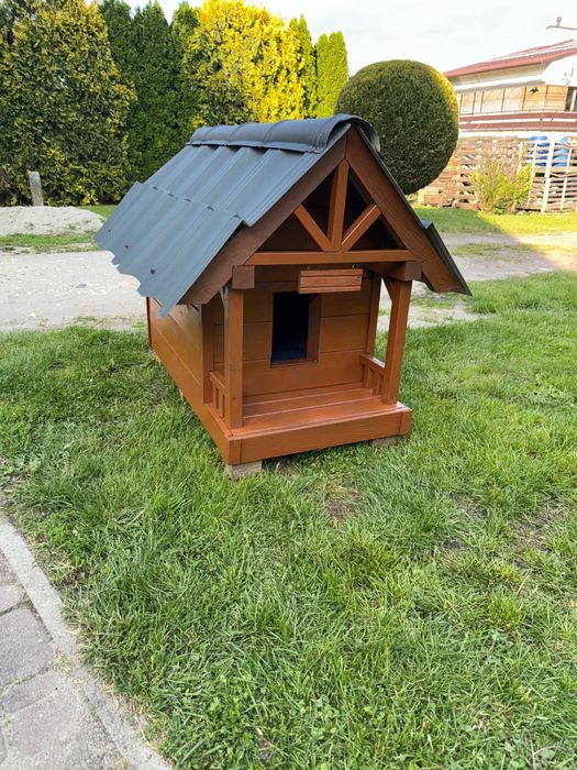 Buda ocieplana dla psa