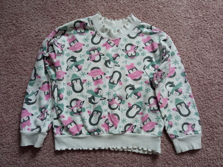 Bluza biała w pingwiny