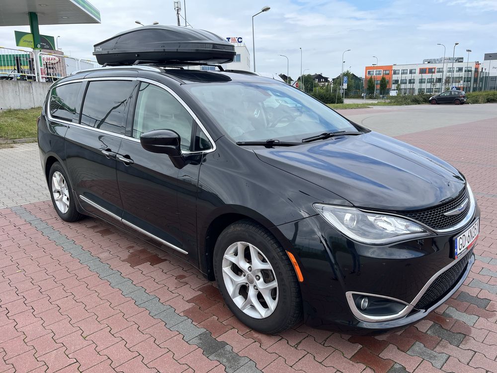 Chrysler Pacifica 8 osób Touring L