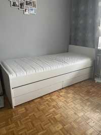 Łóżko z dodatkowym wysuwanym łóżkiem i 2 szufladami