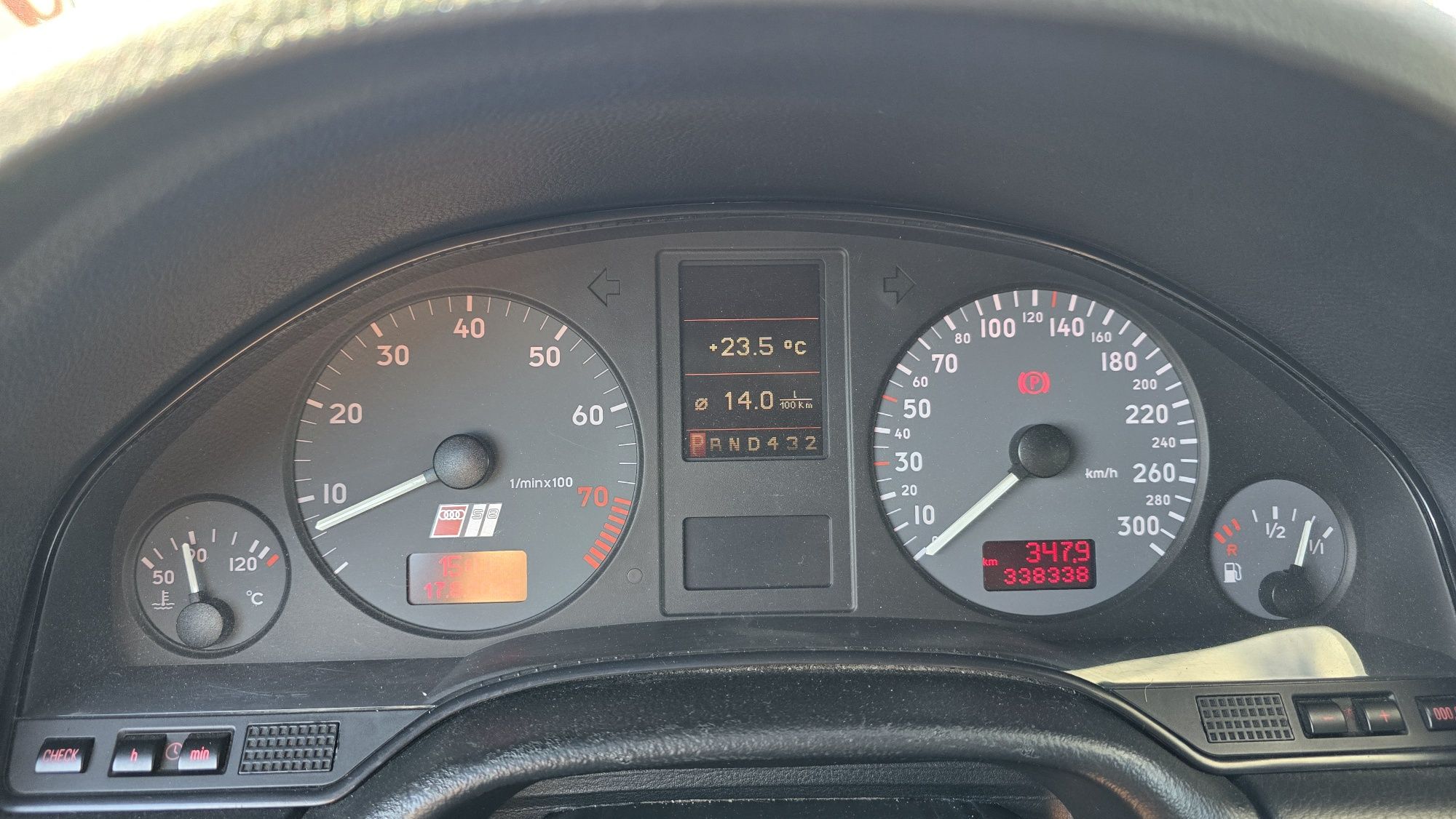 Audi S8 99r 360KM quattro D2