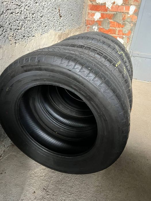 Продам BRIDGESTONE 205/60/r16 (1323)