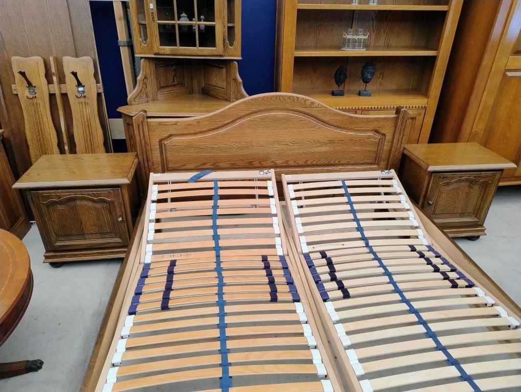 Łóżko dębowe z szafkami