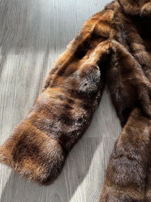 Шуба норковая размер L.