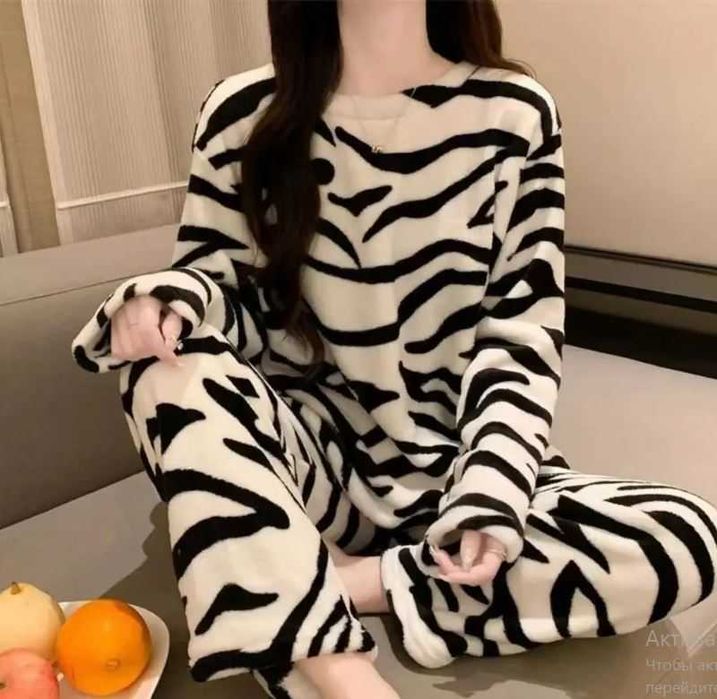 Домашний костюм, пижама с принтом зебры. с флисом