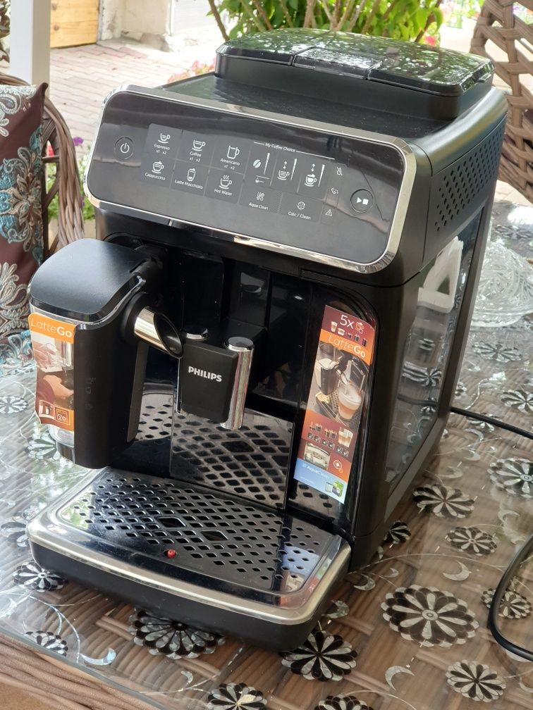 Кавова машина/кавомашинка PHILIPS LatteGo 3200/3246