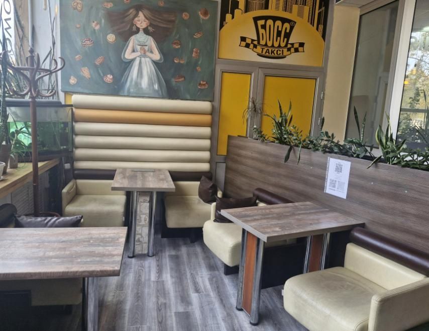 Кабінет, офіс, приміщення на першому поверсі, фасад, офісний центр