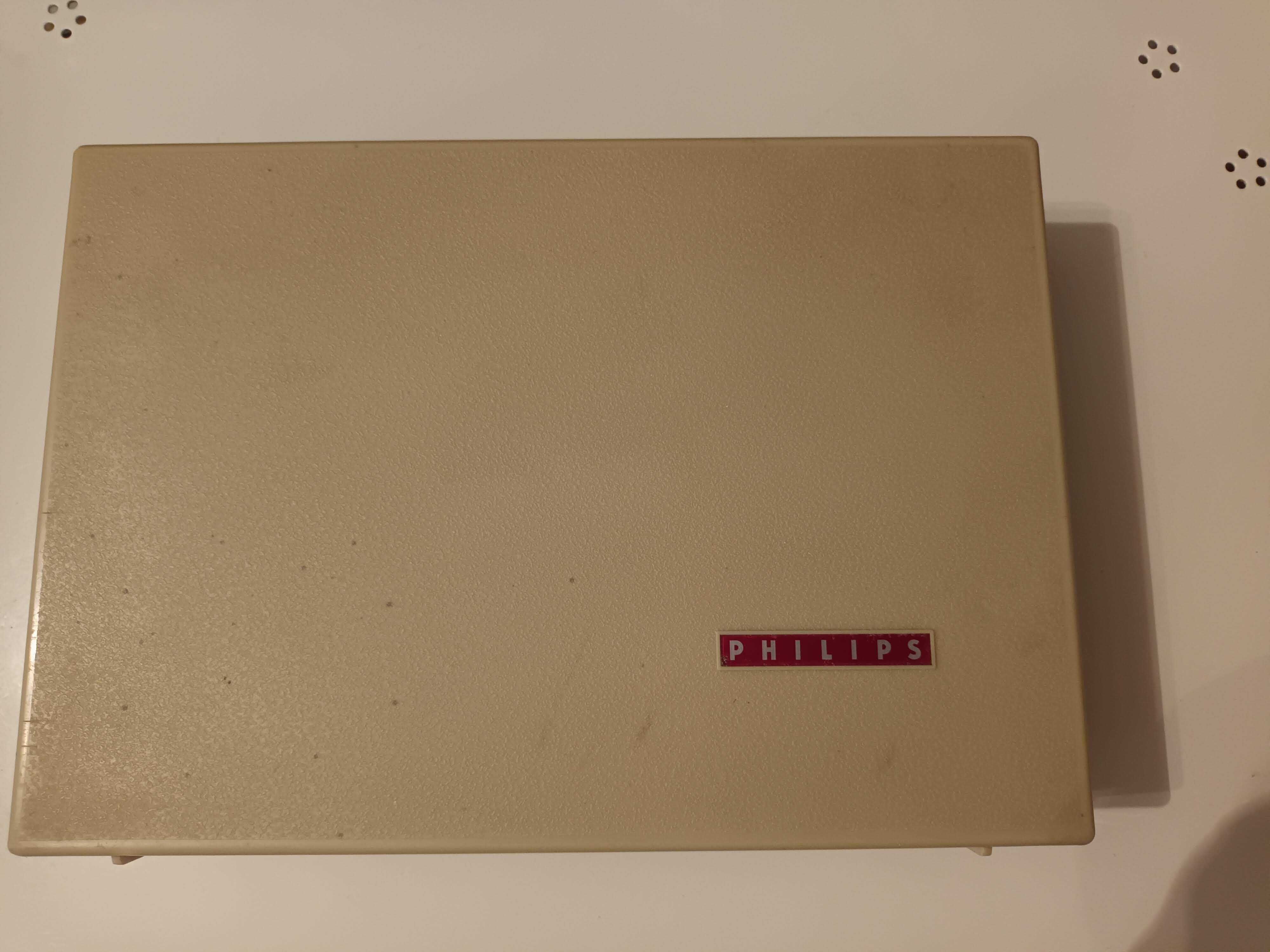 Gira discos Phillips portátil antigo (anos 70)