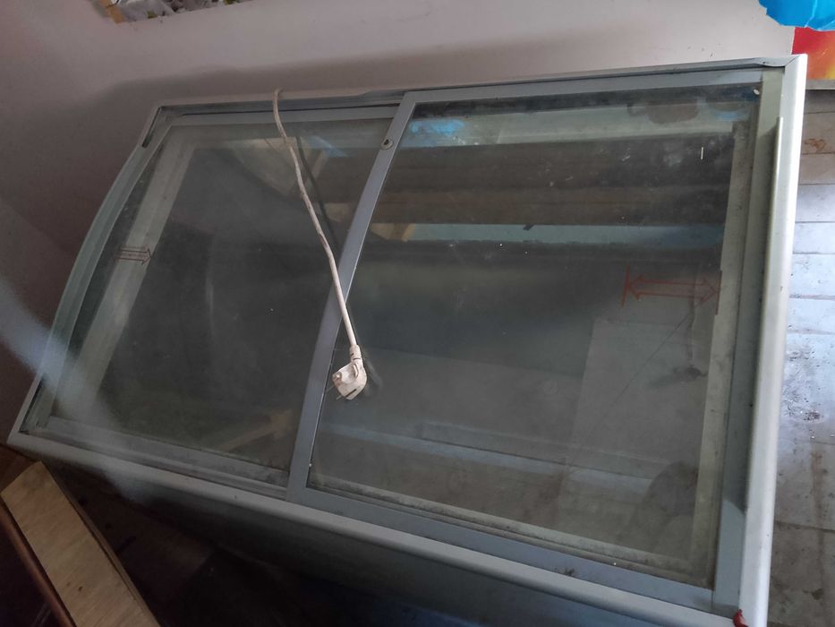 Продам морозильную камеру