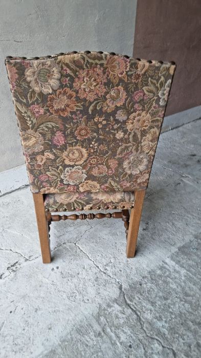 Fotel dębowy tapicerowany do biurka