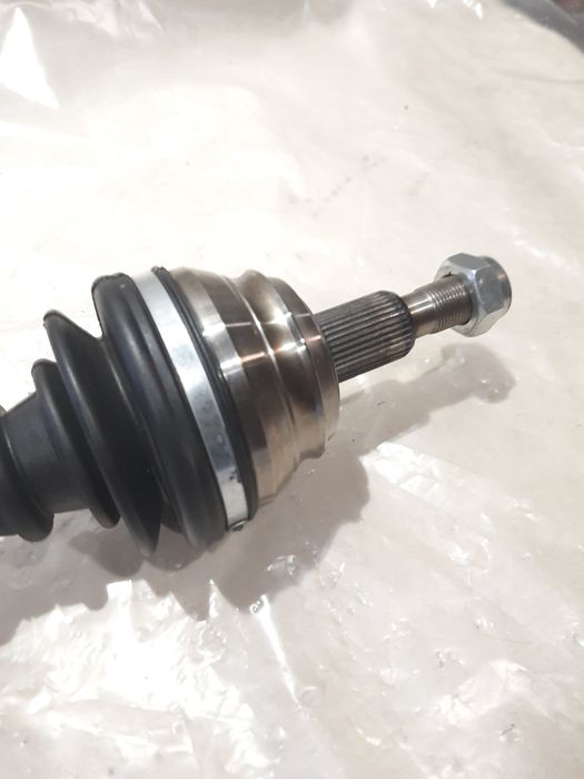 Привідний вал, полуось Skoda Octavia Tour 1.9/2.0 1996 - 2010