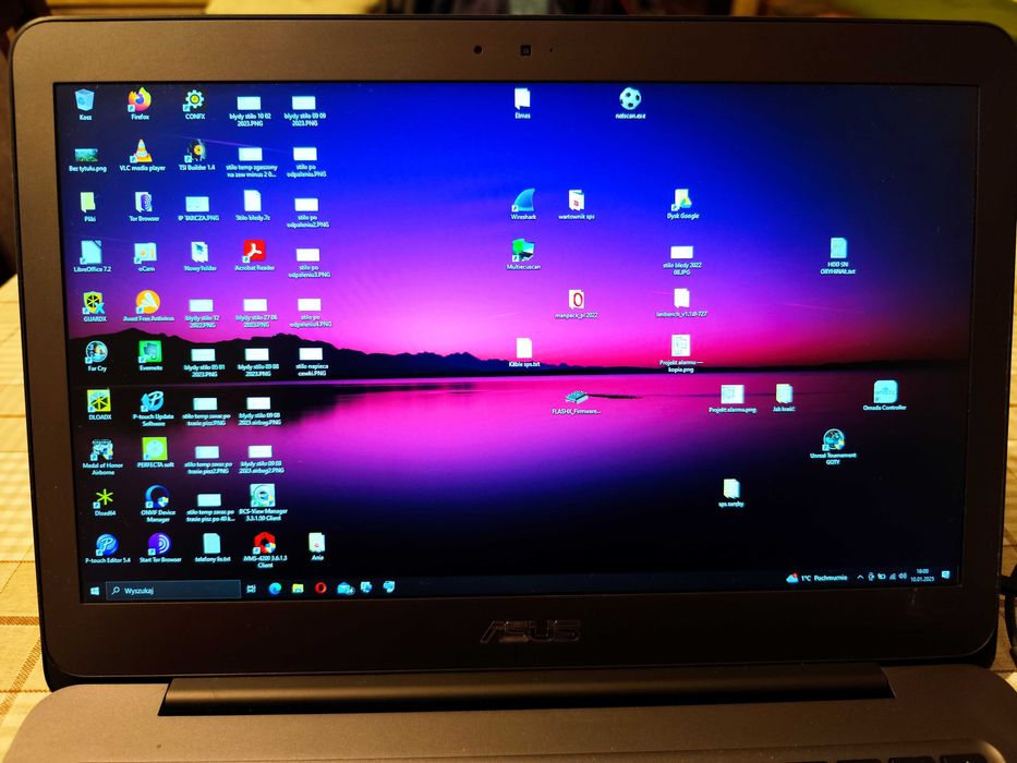 Asus Zenbook UX305CA SSD 256GB 8GB FHD uszkodzona klawiatura