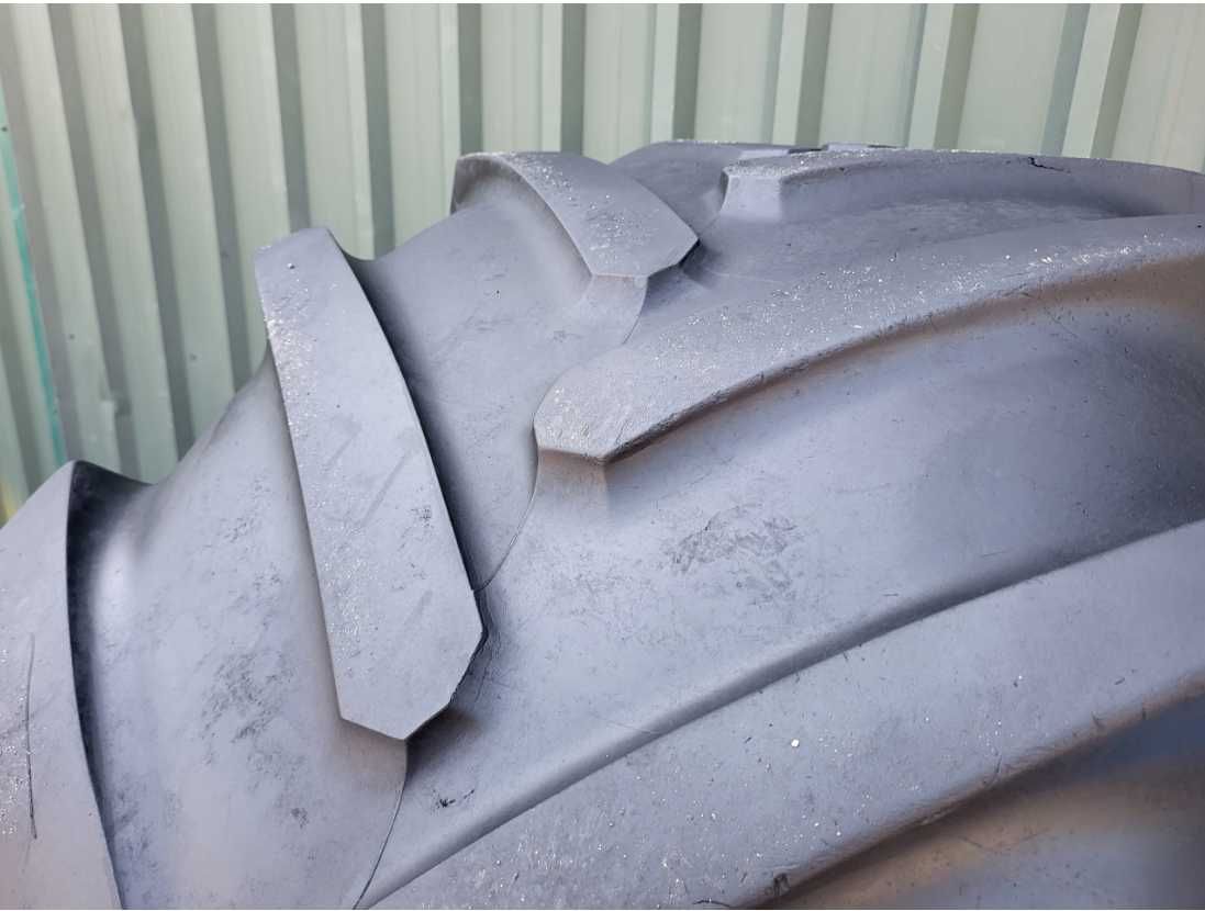 Opona Michelin 600/70 - R 28 Mach X Bib