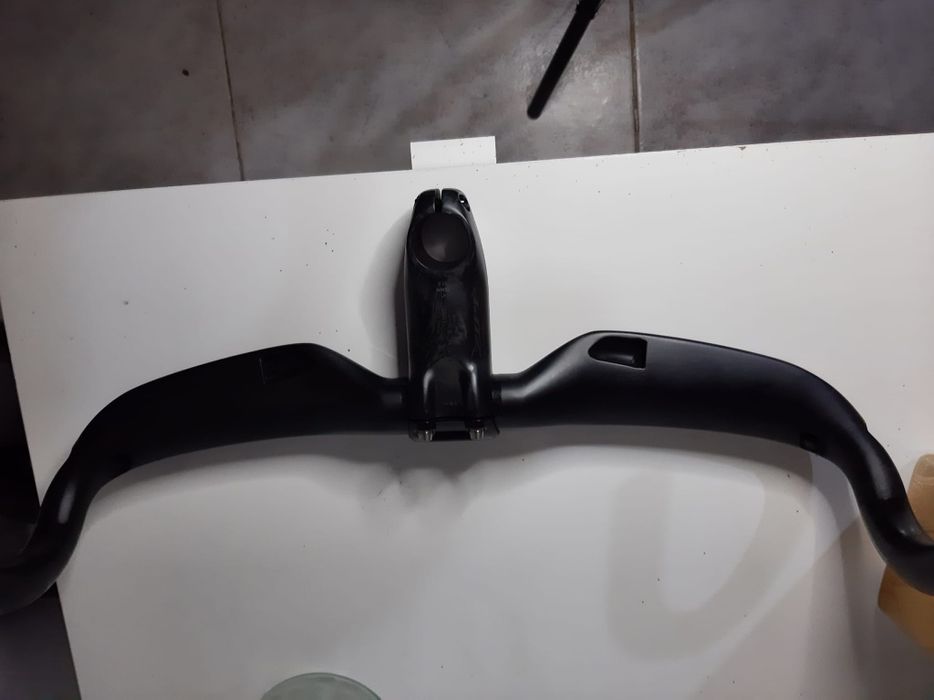 Guiador carbono marca Zippy sl aero