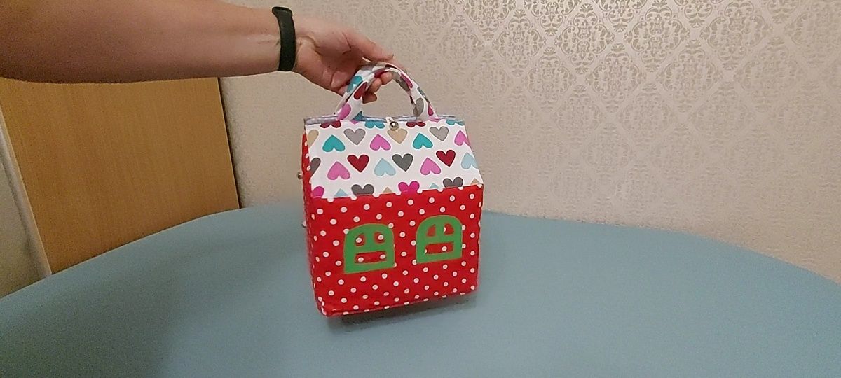 Детский домик-сумочка