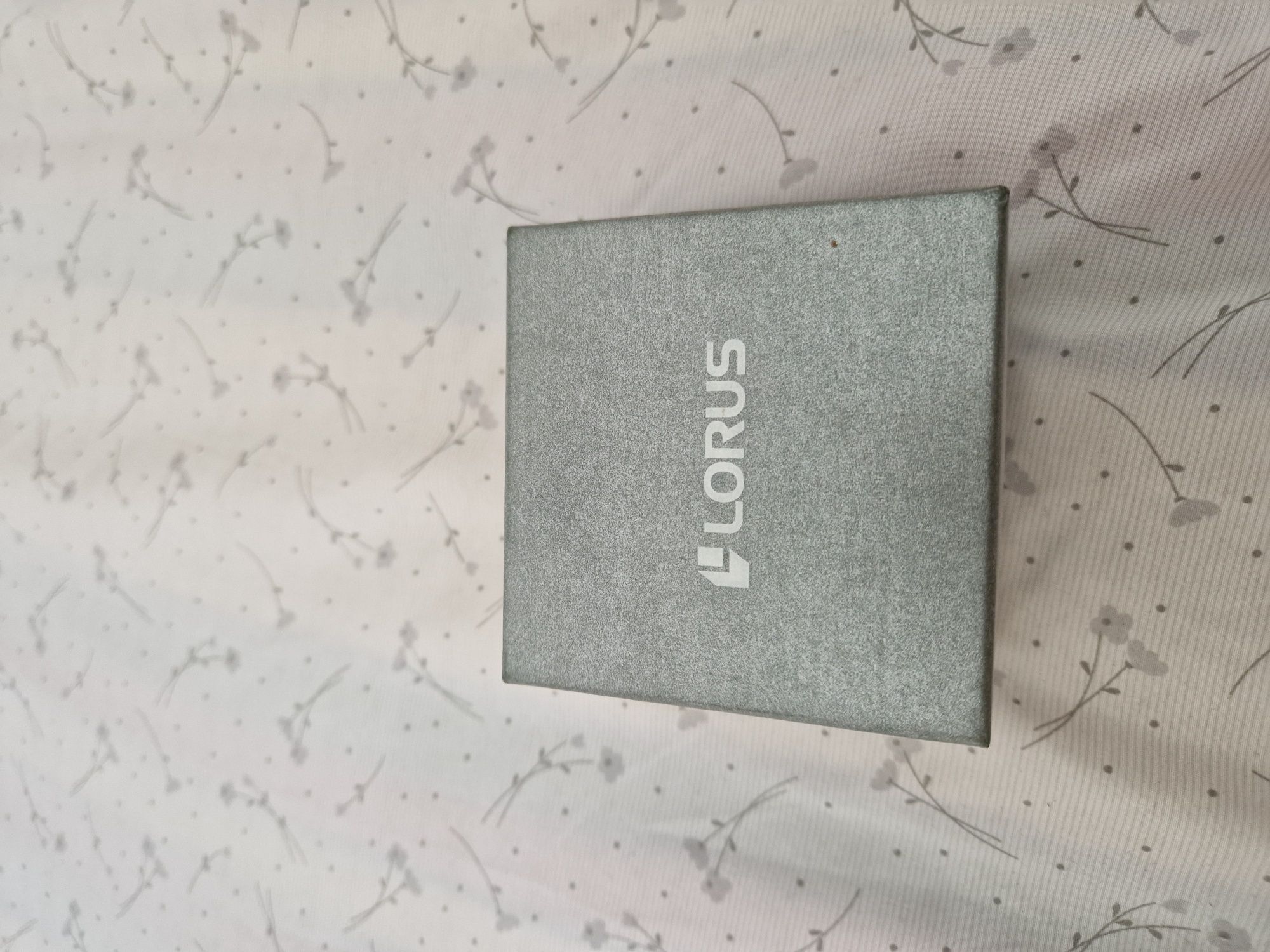 Relógio de marca lorus