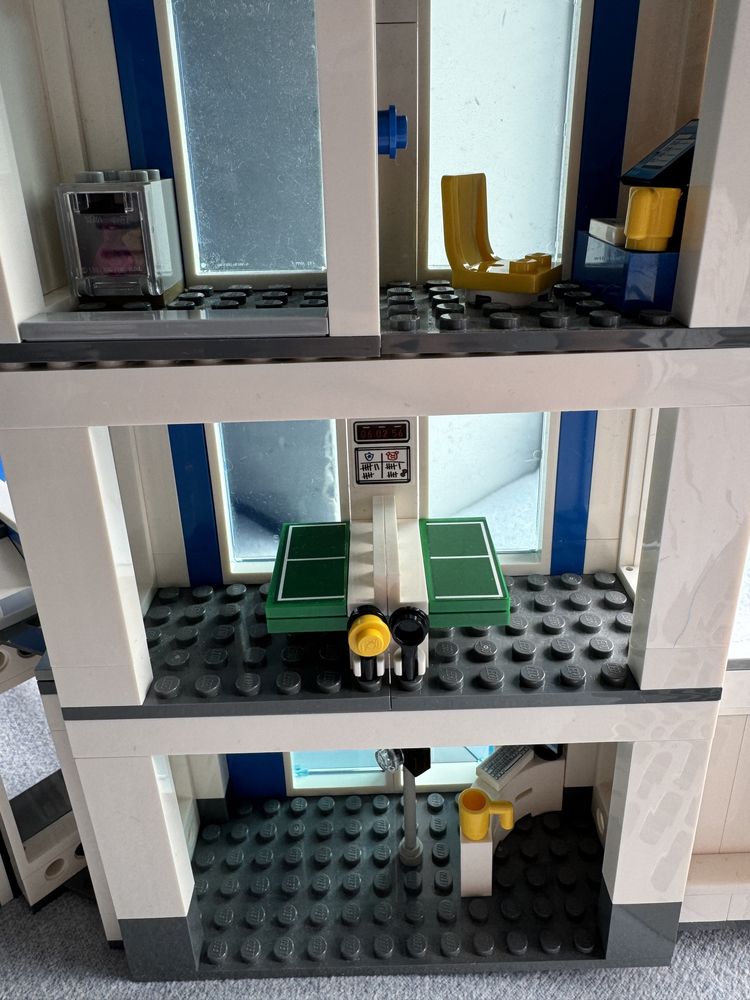 Klocki LEGO City Posterunek policji 60246