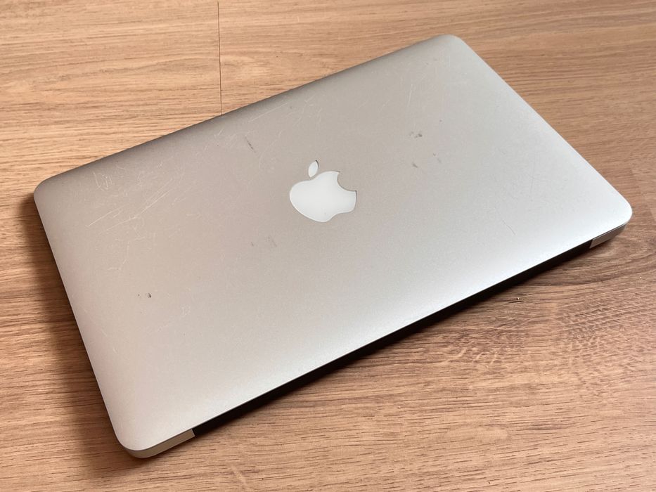  MacBook Air 11” A1465 (2013) • i5 • 4GB RAM • 250GB SSD #38