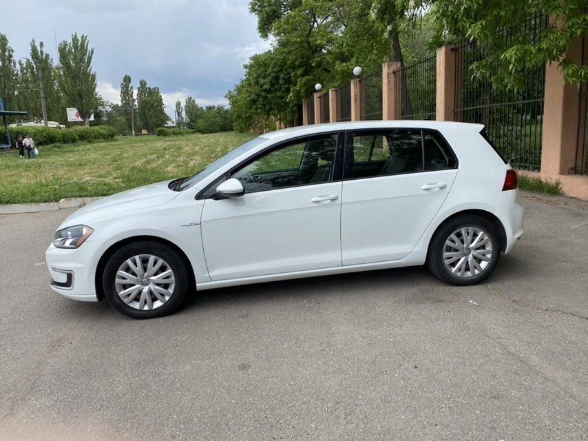 E-golf Volkswagen 2015 торг