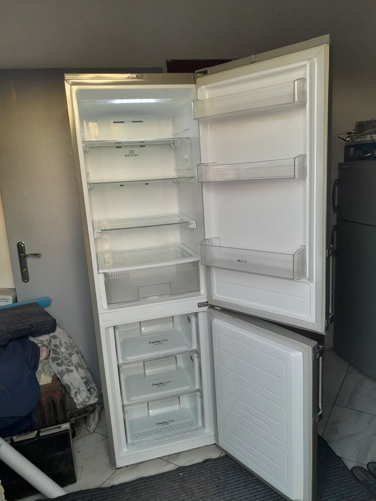 Срочно продам  холодильник LG No Frost недорого