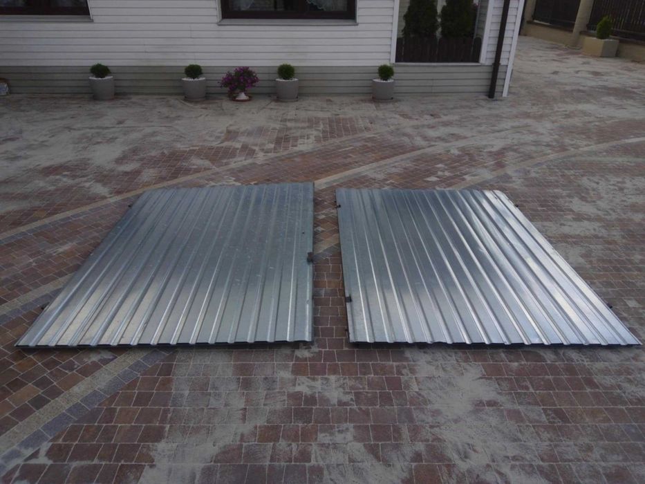 Drzwi garażowe brama podwójna dwuskrzydłowa wrota blacha ocynk metal