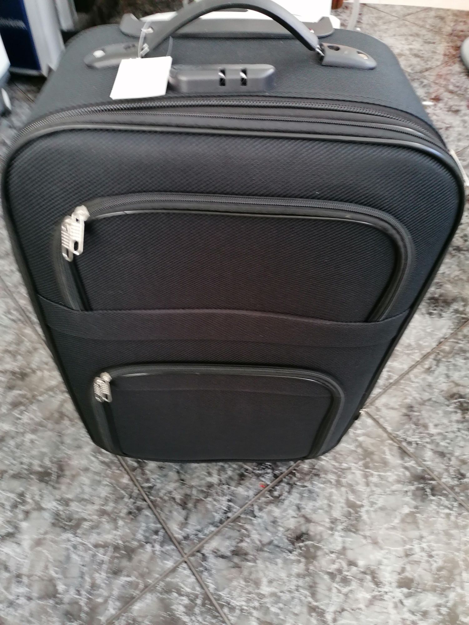 Malas de viagem novas  de  porão