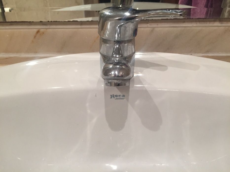 Móvel casa de banho em madeira mdf com lavatório roca