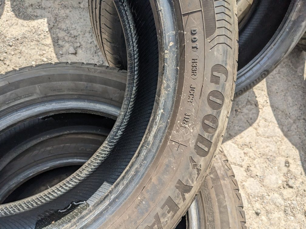 215/55R17 Goodyear 94V