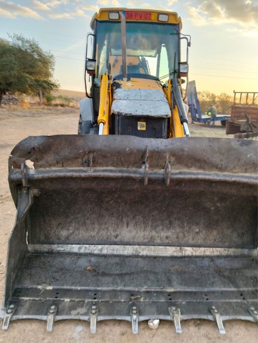 Retro-escavadora Jcb 3cx