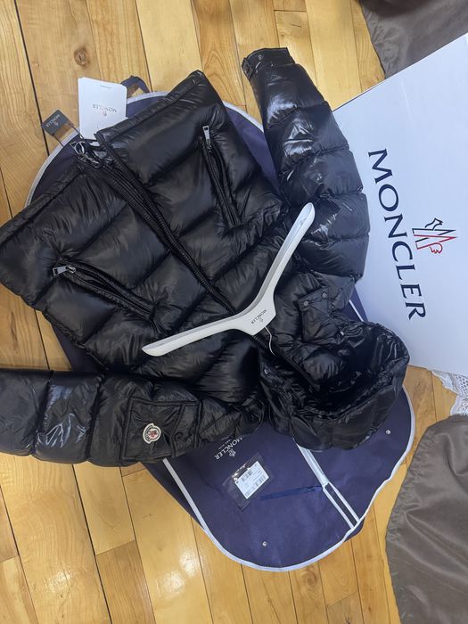 Пуховик Moncler