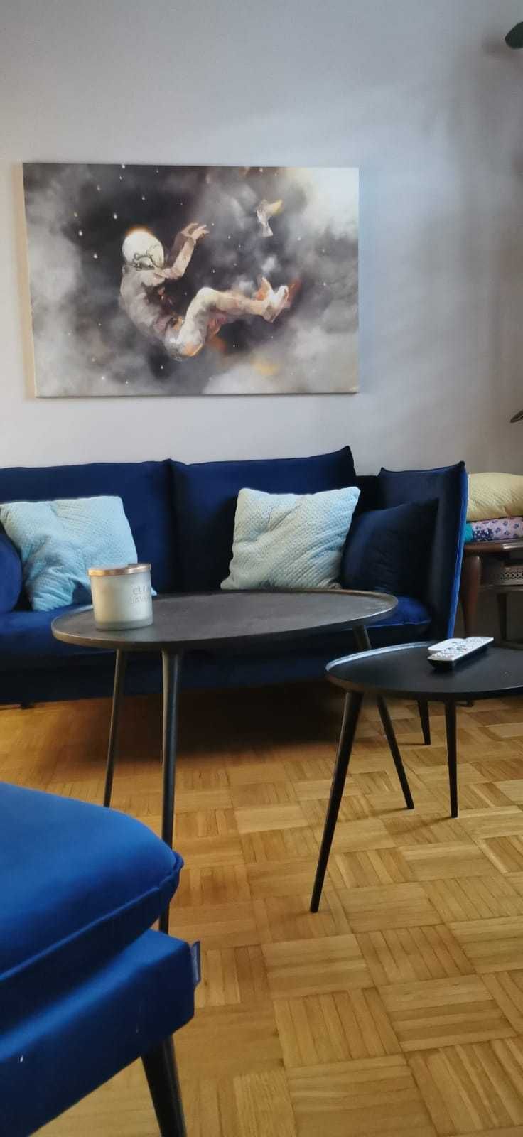 Agate
Sofa 2 osobowa welurowa i podnóżek do kompletu/Jak nowe!