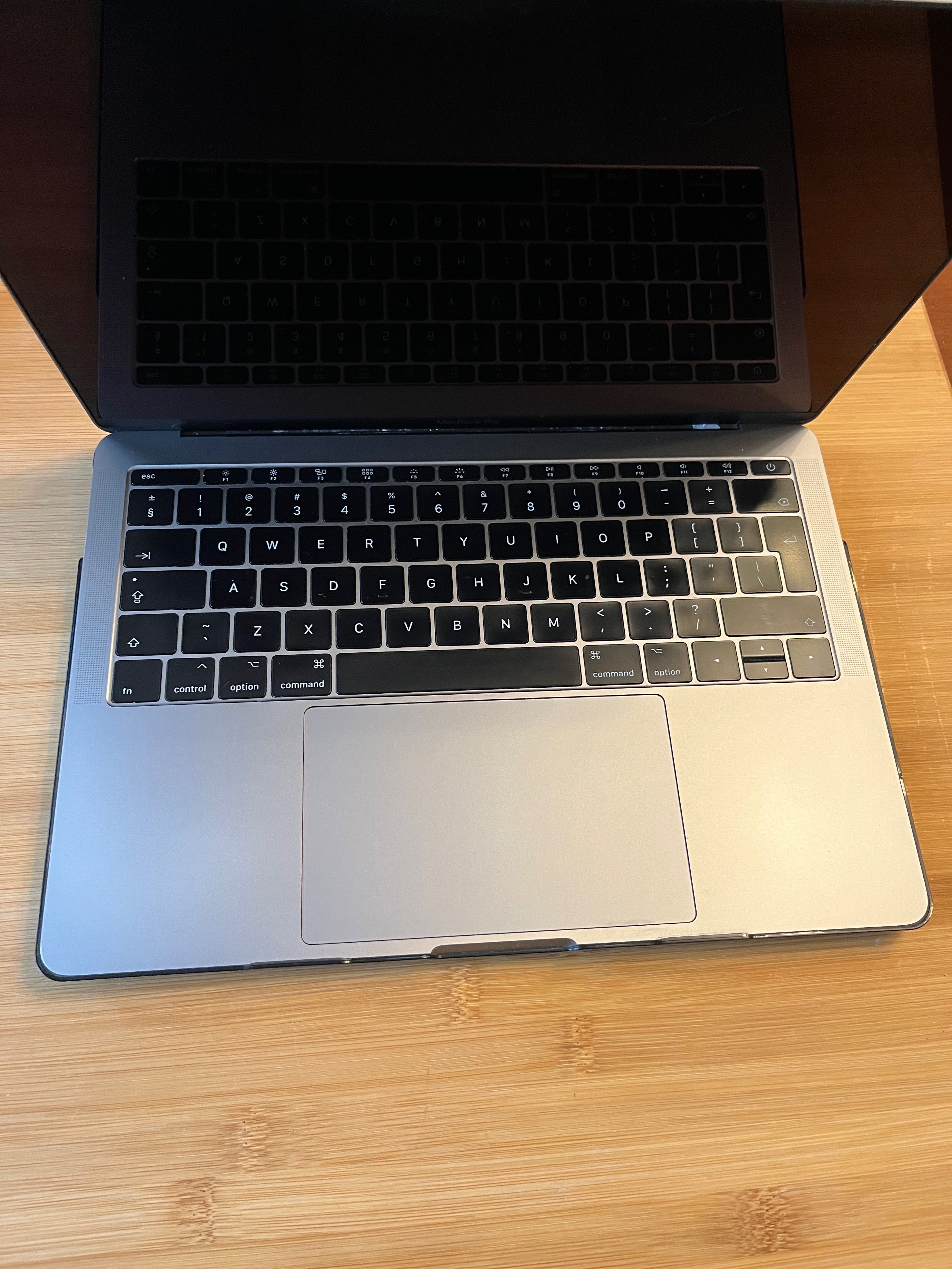 MacBook Pro 13 z 2019 stan idealny