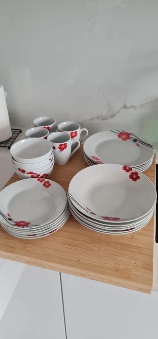 Conjunto louça-pratos