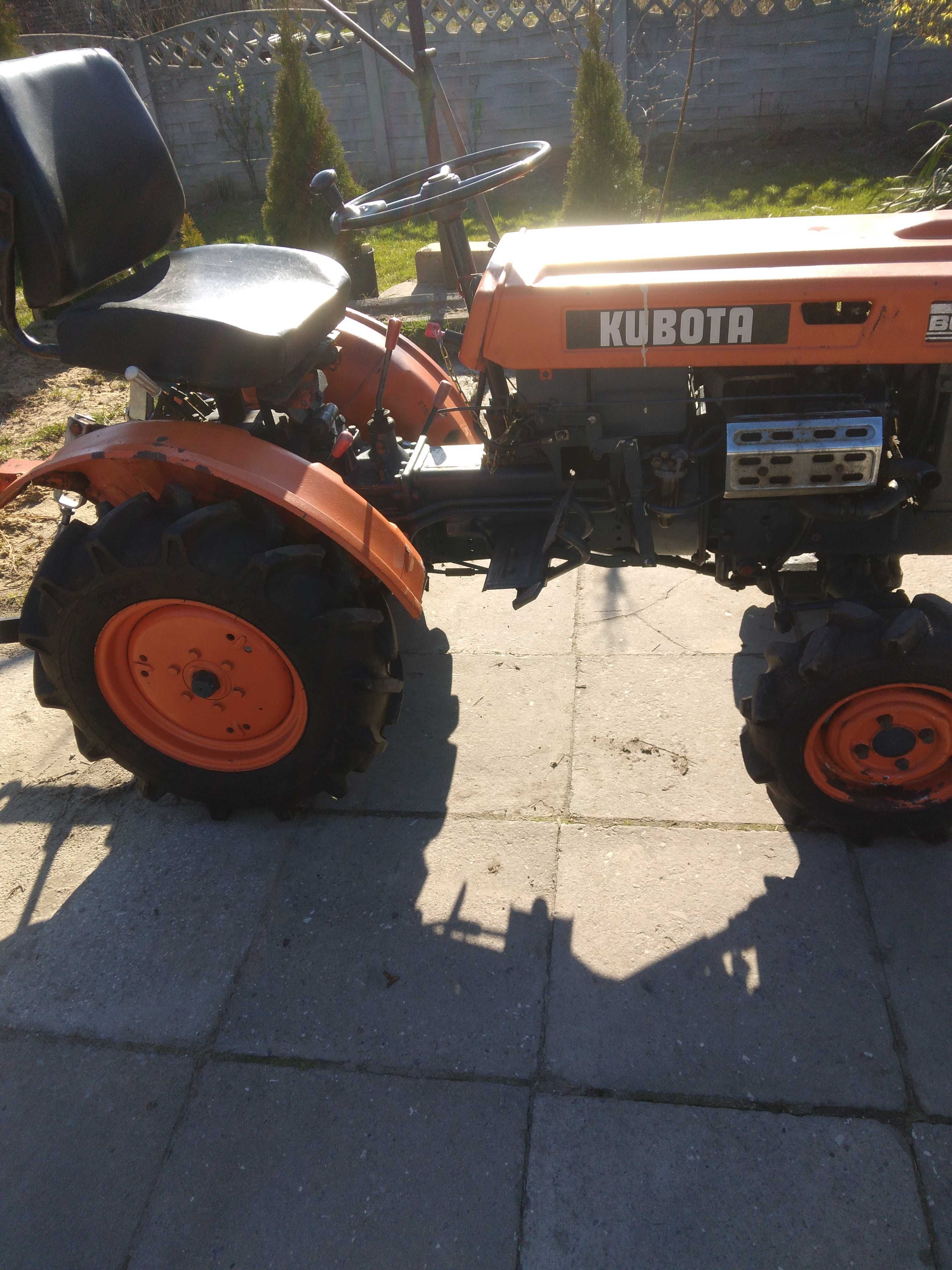 Traktorek Kubota 4x4, B6000