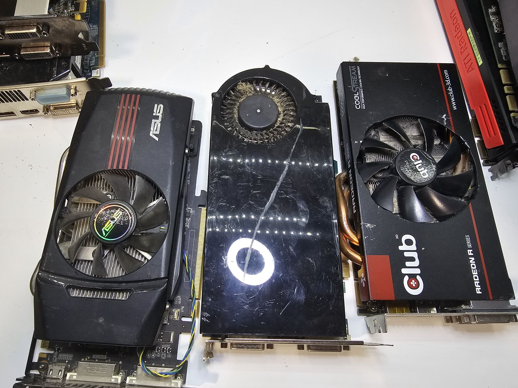 Лот 10 відеокарти Radeon Asus та інші