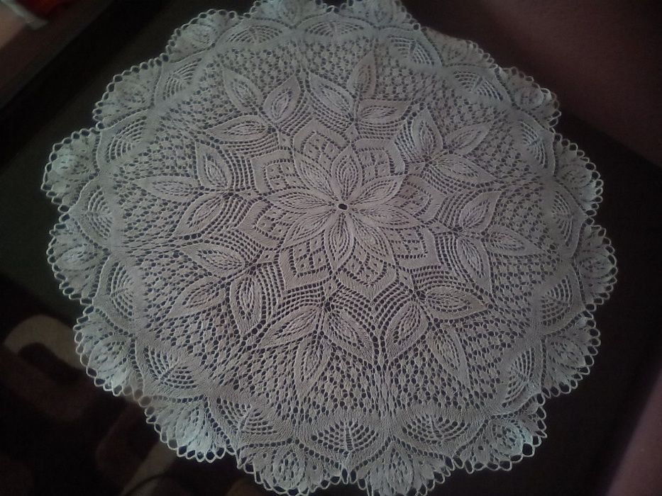 Вязанная салфетка