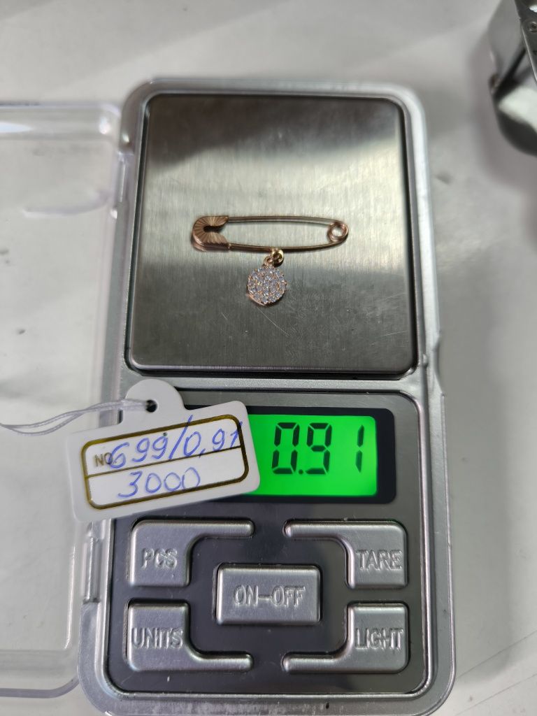 Булавка золотая 0.91