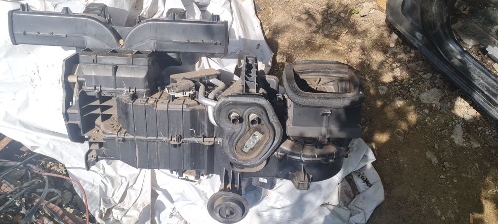 Продам печку в зборе ,с радиатором nisan navara d40