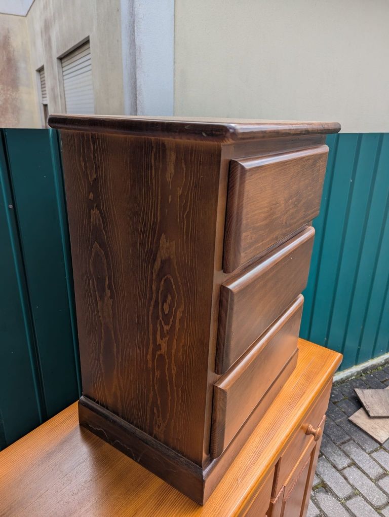 Mesa de cabeceira