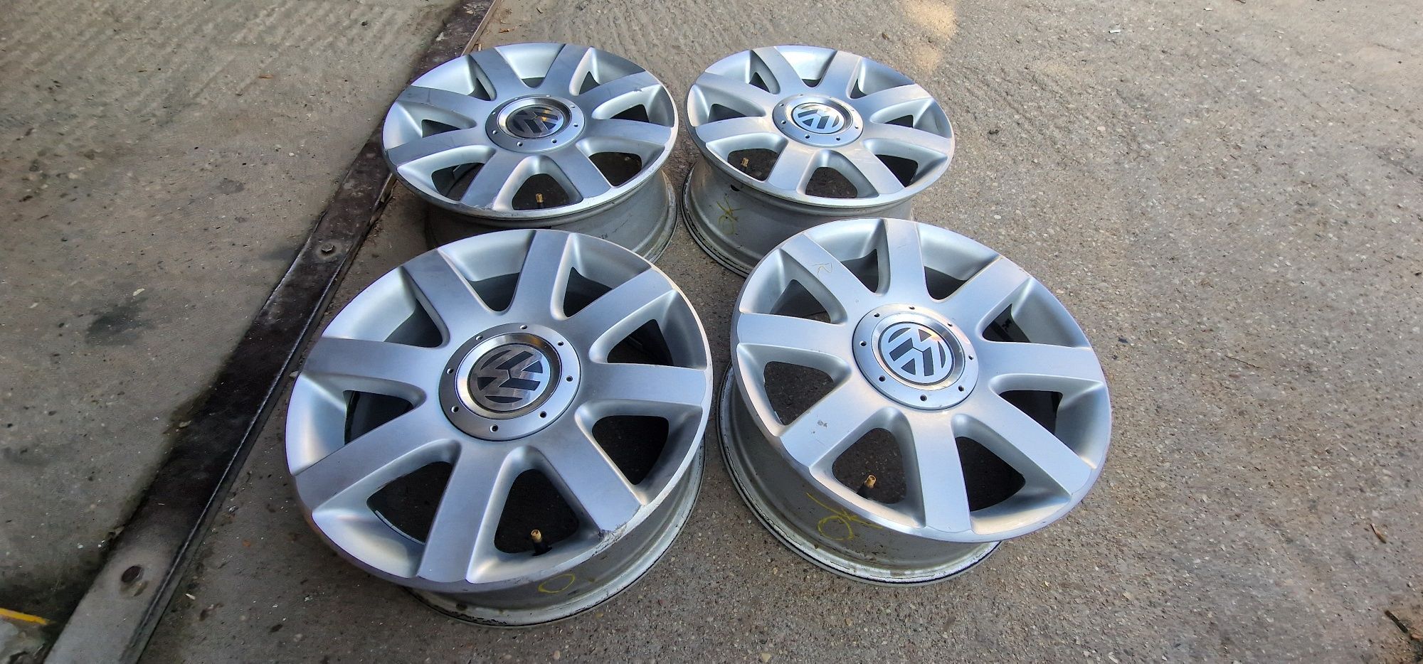 Felgi Aluminiowe Volkswagen Golf V-VI R16 5x112  ET50 -6.5J