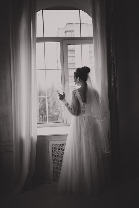 Весільна сукня 4900 грн ТОРГ, одягалась один раз. Купляла за 15000